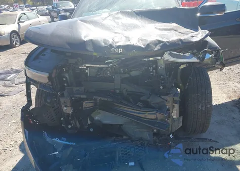 2025 Jeep Grand Cherokee L Limited 4X4 из США, поврежденный, VIN 1C4RJKBG1S8627675